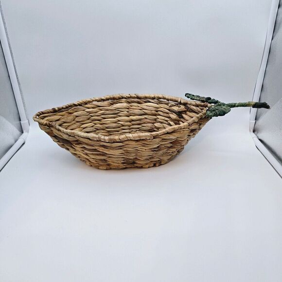 Natural Woven Basket with Leaf Accent - Picture 3 of 12